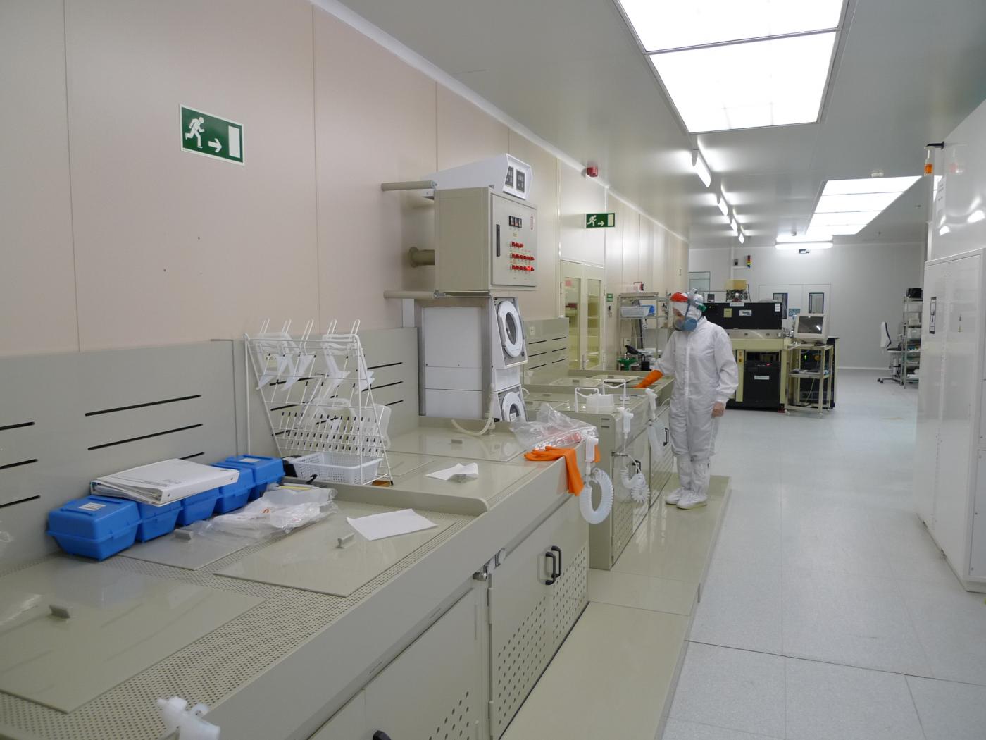 La Sala Blanca de l'IMB-CNM-CSIC és una de les instal·lacions a les que tindran accés els estudiants del Màster.