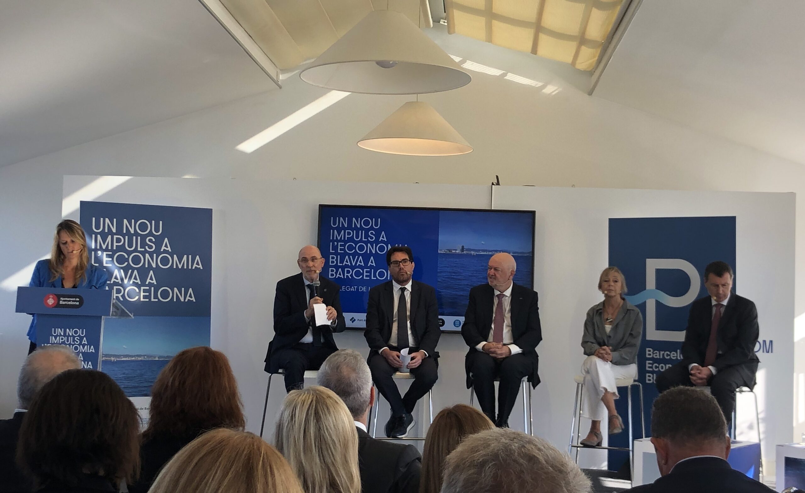 Anna Majó, directora de Sectores Estratégicos e Innovación de Barcelona Activa; Lluís Calvo, delegado del CSIC en Cataluña; Jaume Baró, secretario de Empresa y Competitividad de la Generalitat; Daniel Crespo, párroco de la UPC; Susana Closa, gerente del Institut Barcelona Esports; y Carles Anglada, director del World Trade Center. Anna Majó, directora de Sectores Estratégicos e Innovación de Barcelona Activa; Lluís Calvo, delegado del CSIC en Cataluña; Jaume Baró, secretario de Empresa y Competitividad de la Generalitat; Daniel Crespo, párroco de la UPC; Susana Closa, gerente del Institut Barcelona Esports; y Carles Anglada, director del World Trade Center.
