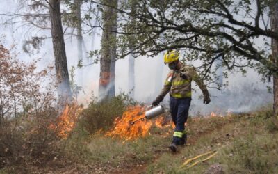 Sensores optimizados miden en tiempo real la exposición de los bomberos a aerosoles tóxicos durante los incendios forestales